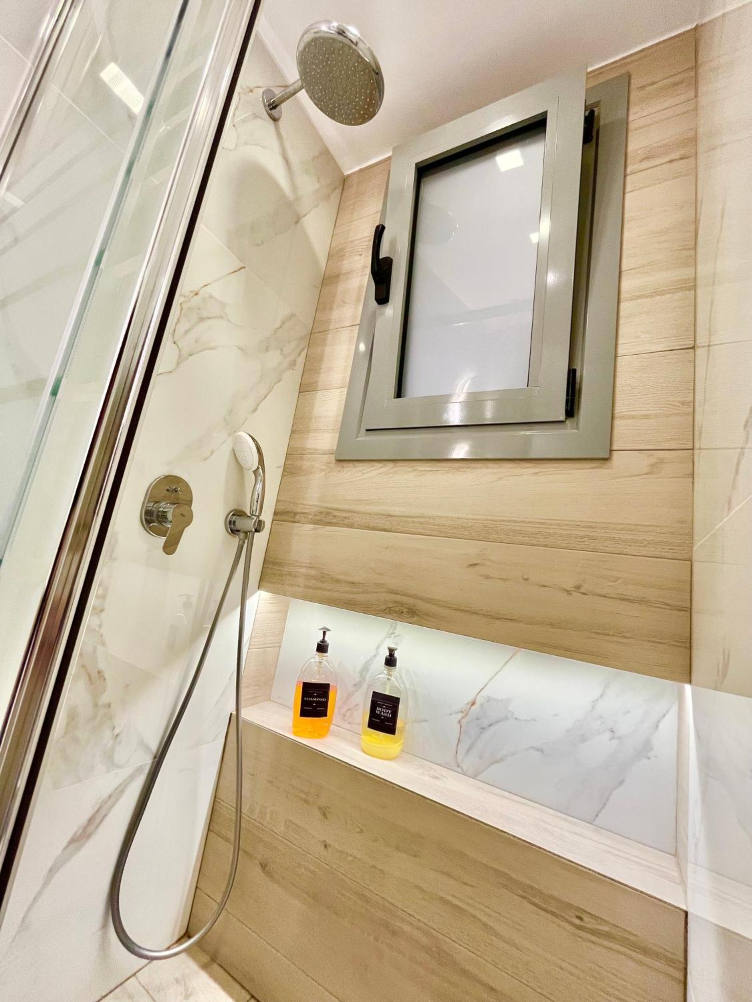 Blueline Apartment 2 Loutráki Dış mekan fotoğraf
